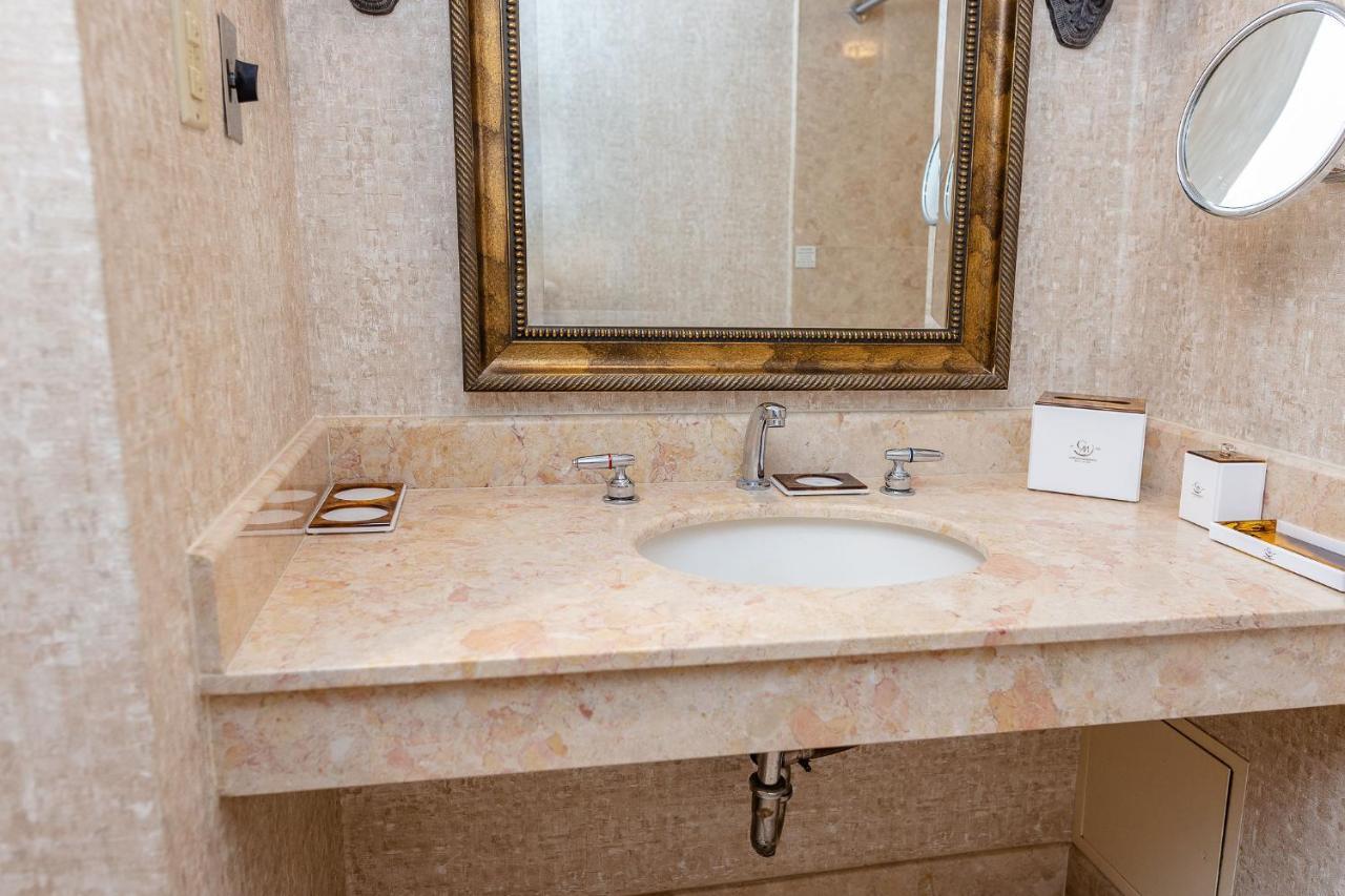 Deluxe Queen Room with Two Queen Beds